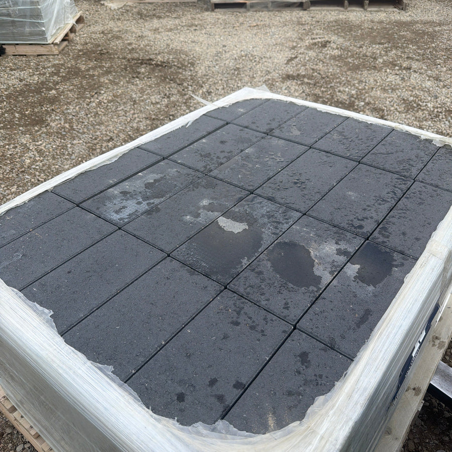 Clearance Paver Pallets River Rock Grana Boarder 6x12 Charcoal / Limited Stock / Spring Super Sale